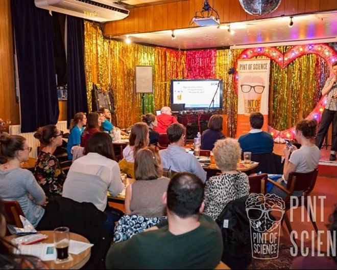 PINT OF SCIENCE: LA SCIENZA ARRIVA NEI PUB