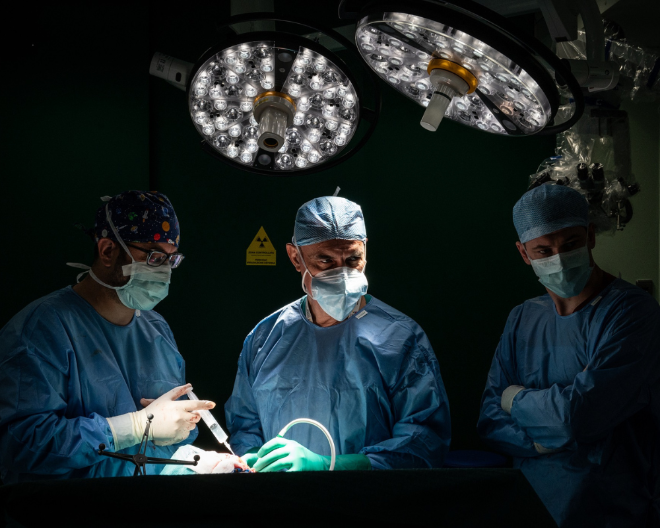 Pubblicati i risultati dei primi pazienti al mondo impiantati con il neurostimolatore midollare